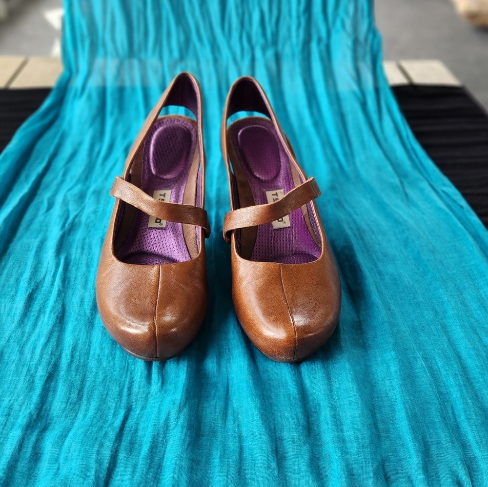Tsubo Acrea Mary Jane high heels, Size 7.5, Brown leather & suede